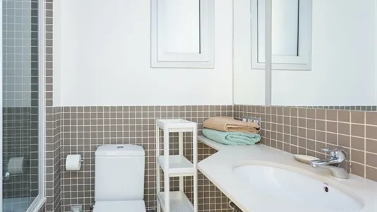 Rooms in Barcelona Eixample - photo 8