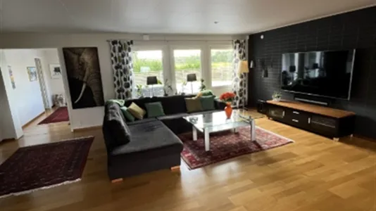 Houses in Kungsbacka - photo 1