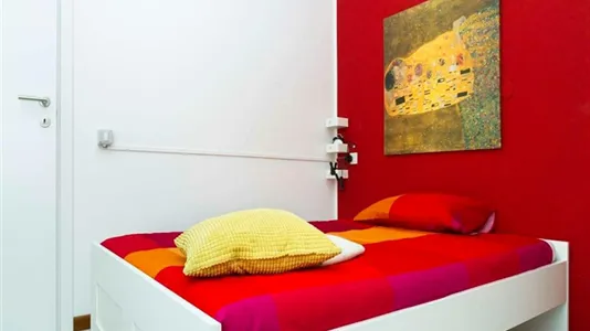 Rooms in Milano Zona 8 - Fiera, Gallaratese, Quarto Oggiaro - photo 2