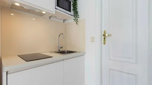 Rooms in Madrid Centro - photo 7