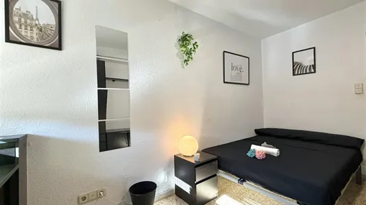 Rooms in Zaragoza - photo 4