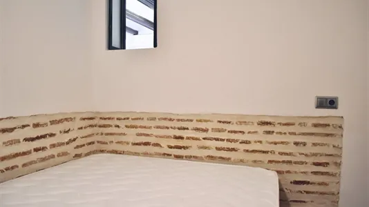 Apartments in Valencia Ciutat Vella - photo 5