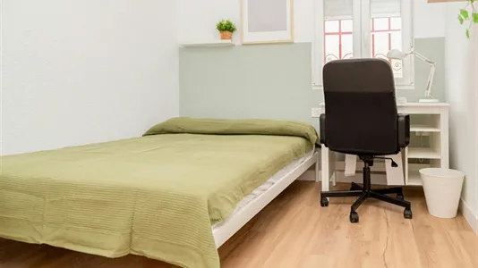 Rooms in Zaragoza - photo 1