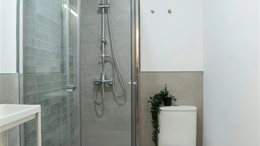 Rooms in Mislata - photo 9