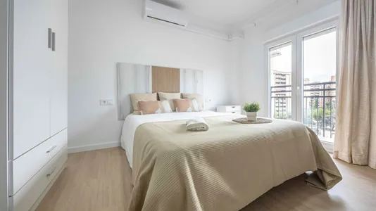 Rooms in el Camí de Vera - photo 3