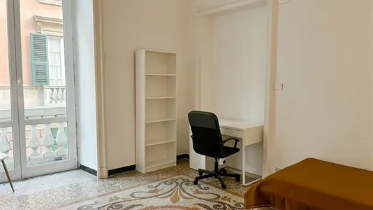 Rooms in Genoa - photo 3