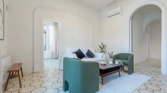 Rooms in Barcelona Ciutat Vella - photo 10