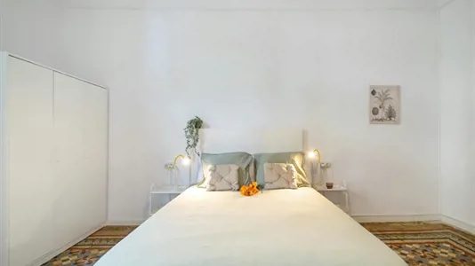 Rooms in Barcelona Eixample - photo 2