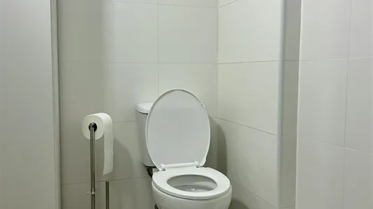 Rooms in Aveiro - photo 8