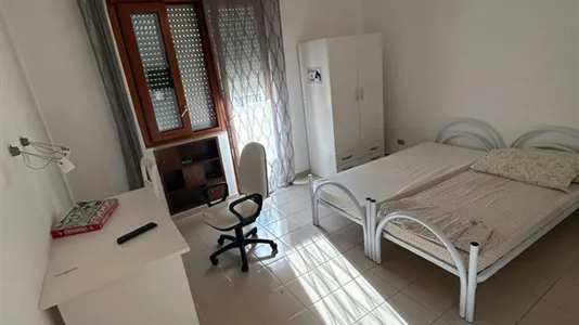 Rooms in Napoli Municipalità 10 - photo 1