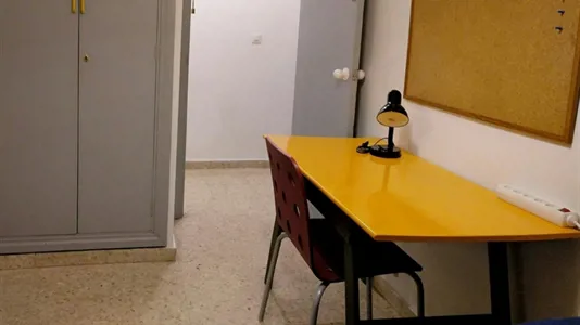Rooms in El Fontanal - photo 3