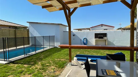 Houses in Chiclana de la Frontera - photo 1