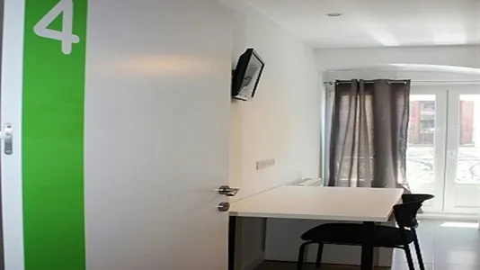 Rooms in Madrid Centro - photo 3