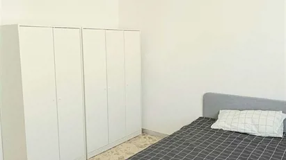 Room for rent in Bari, Puglia