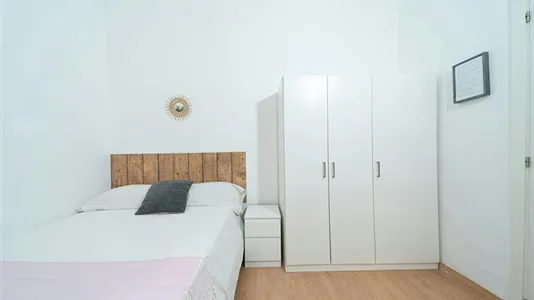 Rooms in Barcelona Eixample - photo 3