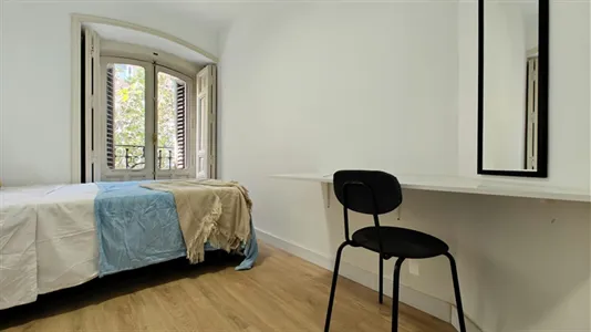 Rooms in Madrid Chamberí - photo 3