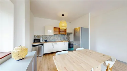 Rooms in Poitiers - photo 9