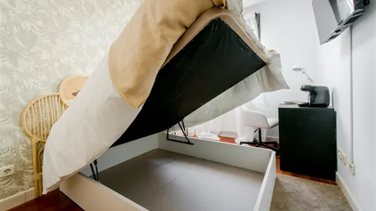 Rooms in El Encinar de los Reyes - photo 5