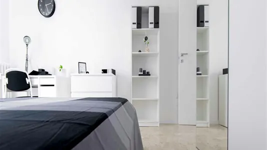 Rooms in Sesto San Giovanni - photo 4