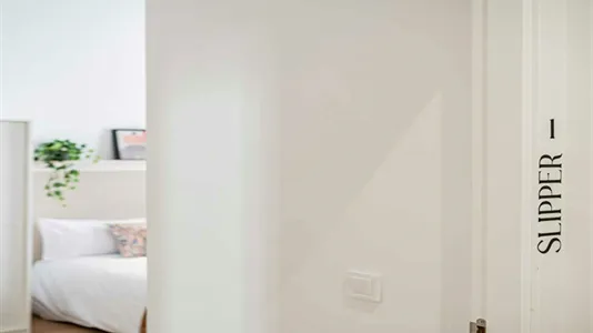 Rooms in Madrid Centro - photo 10