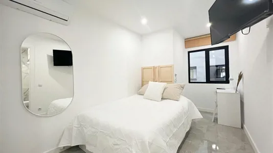 Rooms in Madrid Centro - photo 1