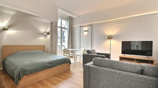 Apartments in Paris 8ème arrondissement - photo 1