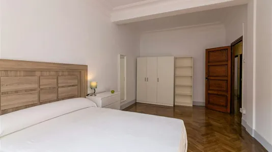 Rooms in Oviedo - photo 4