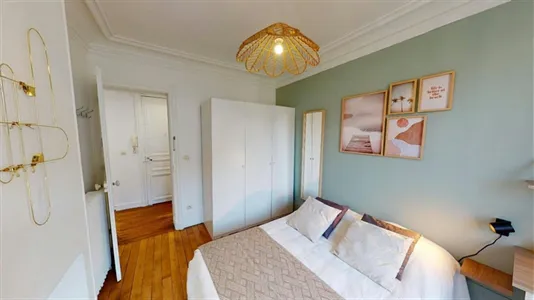 Rooms in Paris 17ème arrondissement - photo 2