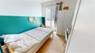 Room for rent, Lyon, Auvergne-Rhône-Alpes, &lt;span class=&quot;blurred street&quot; onclick=&quot;ProcessAdRequest(13722931)&quot;&gt;&lt;span class=&quot;hint&quot;&gt;See streetname&lt;/span&gt;[xxxxxxxxxxxxx]&lt;/span&gt;