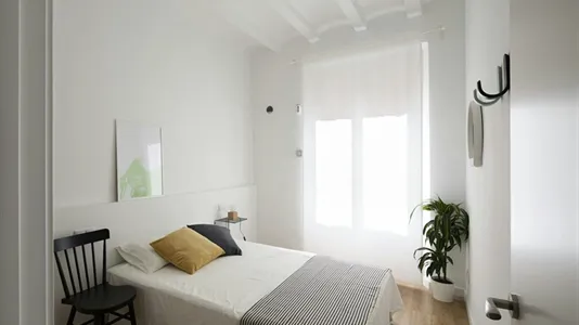 Apartments in Barcelona Ciutat Vella - photo 7