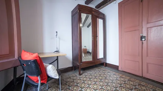 Rooms in Barcelona Ciutat Vella - photo 5