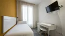 Room for rent, Madrid Centro, Madrid, &lt;span class=&quot;blurred street&quot; onclick=&quot;ProcessAdRequest(8421970)&quot;&gt;&lt;span class=&quot;hint&quot;&gt;See streetname&lt;/span&gt;[xxxxxxxxxxxxx]&lt;/span&gt;