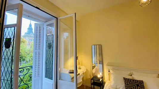 Rooms in Madrid Centro - photo 1