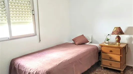 Rooms in Moncada - photo 4