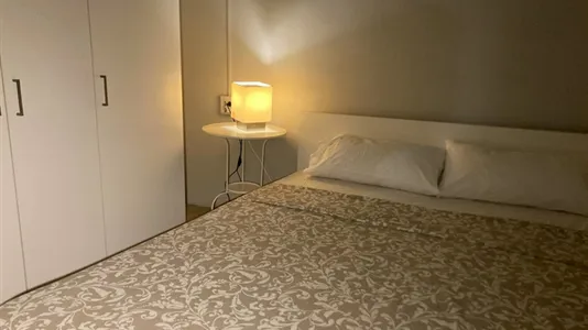 Rooms in Barcelona Eixample - photo 9