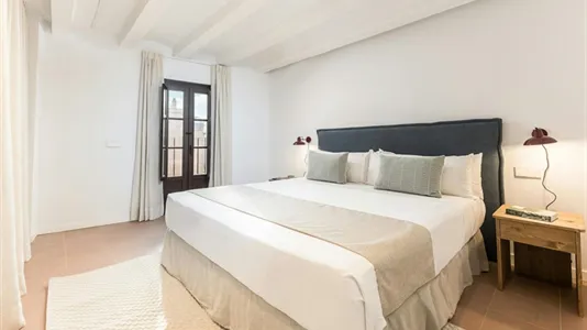 Apartments in Barcelona Ciutat Vella - photo 8