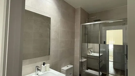 Rooms in Cornellà de Llobregat - photo 8