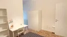 Room for rent, Bari, Puglia, &lt;span class=&quot;blurred street&quot; onclick=&quot;ProcessAdRequest(8941640)&quot;&gt;&lt;span class=&quot;hint&quot;&gt;See streetname&lt;/span&gt;[xxxxxxxxxxxxx]&lt;/span&gt;