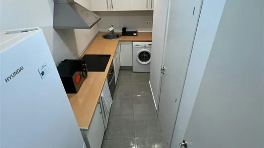 Rooms in Barcelona Ciutat Vella - photo 10