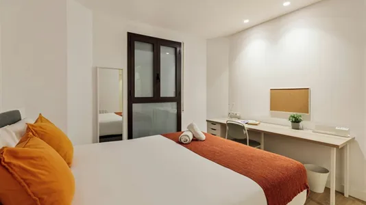 Rooms in Barcelona Eixample - photo 7