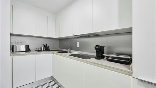 Rooms in Barcelona Ciutat Vella - photo 6