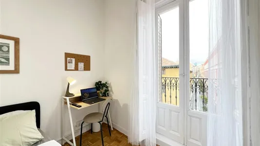 Rooms in Madrid Chamberí - photo 2
