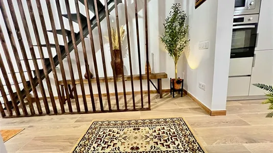 Rooms in Barcelona Ciutat Vella - photo 7