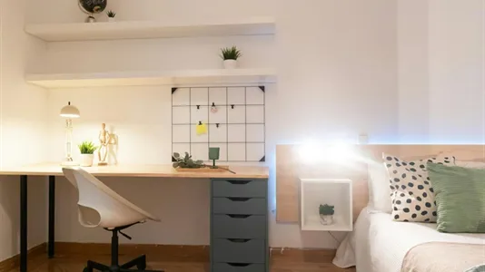 Rooms in Madrid Centro - photo 6