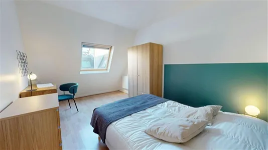 Rooms in Paris 8ème arrondissement - photo 3
