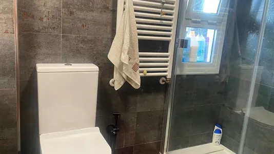 Rooms in Badia del Vallès - photo 9