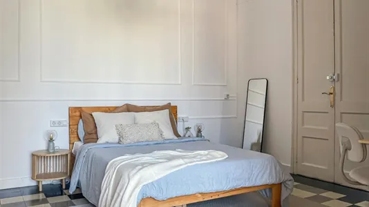 Rooms in Barcelona Eixample - photo 5