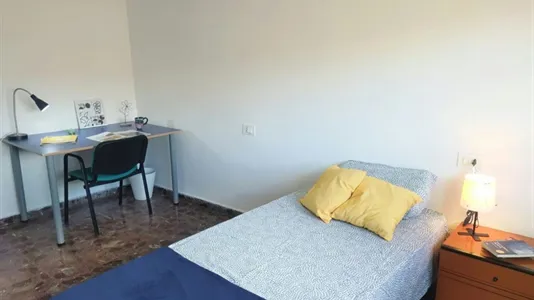 Rooms in Paterna - photo 10