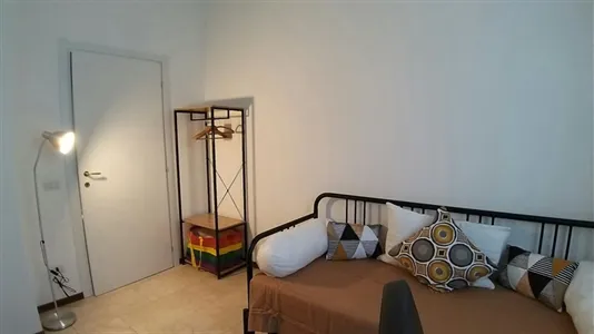 Rooms in Milano Zona 8 - Fiera, Gallaratese, Quarto Oggiaro - photo 2