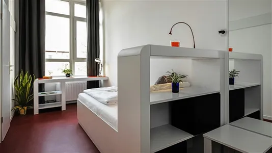 Rooms in Berlin Friedrichshain-Kreuzberg - photo 8